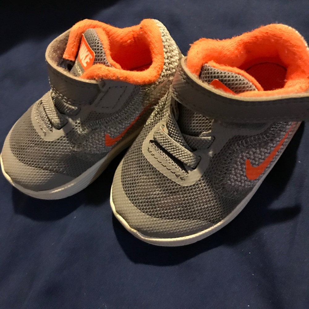 Nike infant sneakers (unisex)